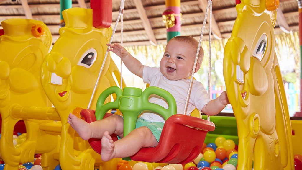 Luxury at Kuredu Maldives Resort & Spa – Your Gateway to Paradise From £2058.60pp 20 kids club 1600 900 Louise and Scott at Hays Travel
