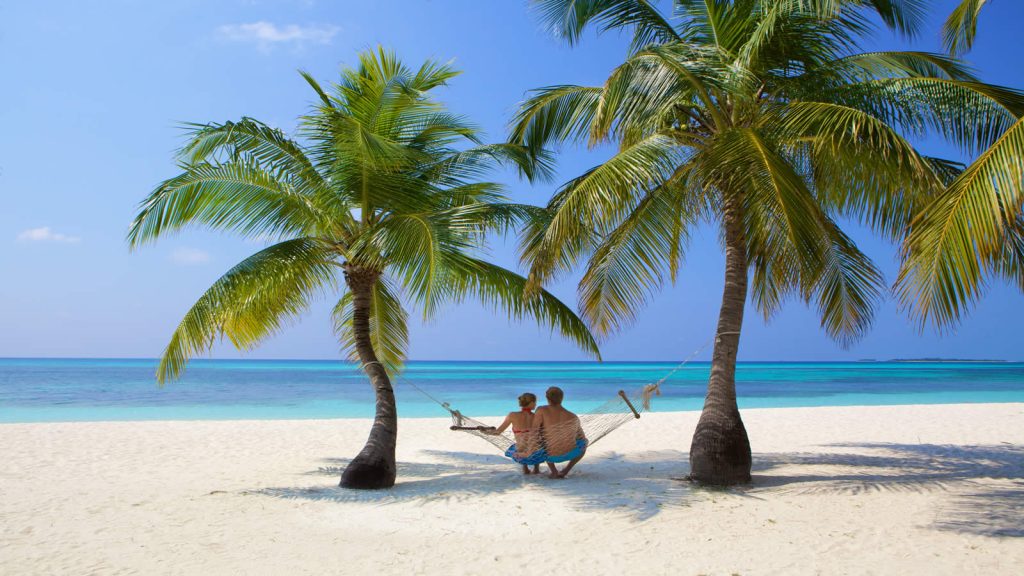 Luxury at Kuredu Maldives Resort & Spa – Your Gateway to Paradise From £2058.60pp 29 relax2 Louise and Scott at Hays Travel