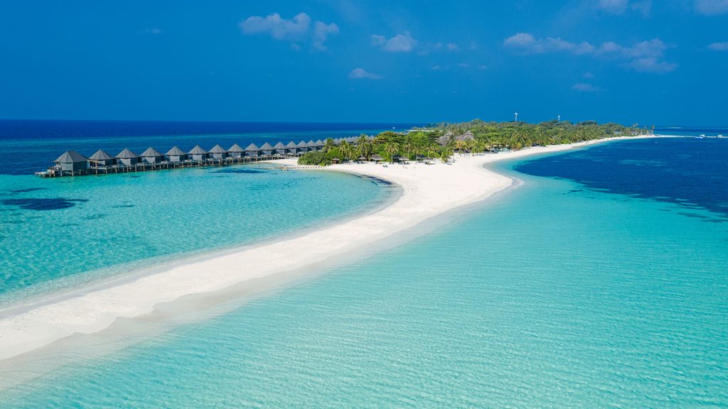 Luxury at Kuredu Maldives Resort & Spa – Your Gateway to Paradise From £2058.60pp 40 sandbank kuredu 1600 900 Louise and Scott at Hays Travel