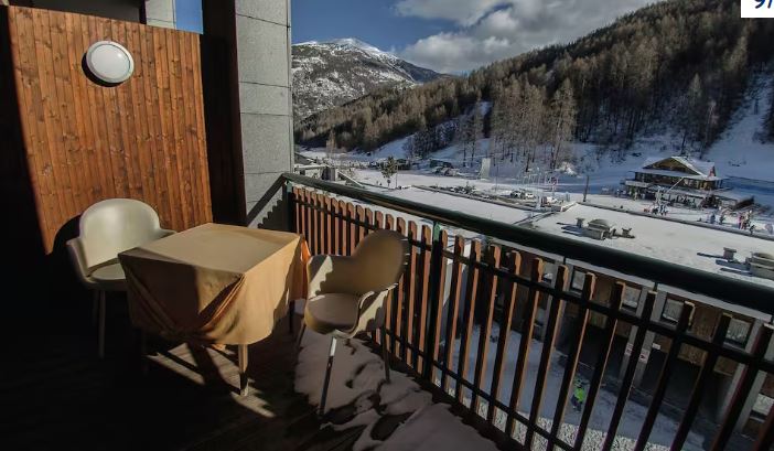 Escape Ski Holiday Discover Hotel Rivé: Bardonecchia's from £896pp 3 ski4 1 Louise and Scott at Hays Travel