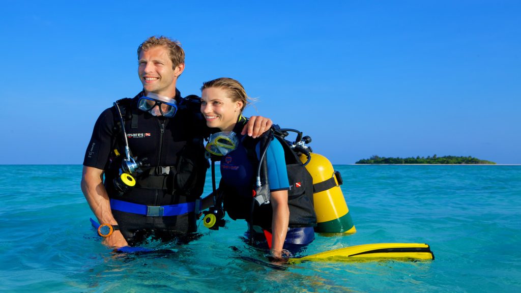 Luxury at Kuredu Maldives Resort & Spa – Your Gateway to Paradise From £2058.60pp 13 sports4 Louise and Scott at Hays Travel