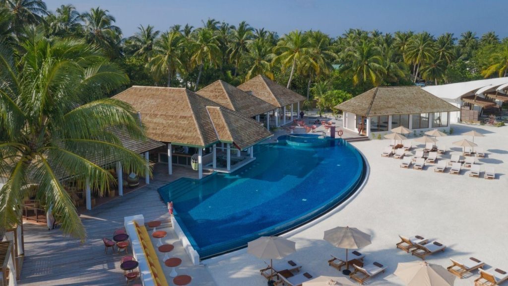 Amazing Cinnamon Hakuraa Huraa All Inclusive Maldives Water Villa – From £2,709 9 512510389 714305427988149 4897735986565159438 n Louise and Scott at Hays Travel