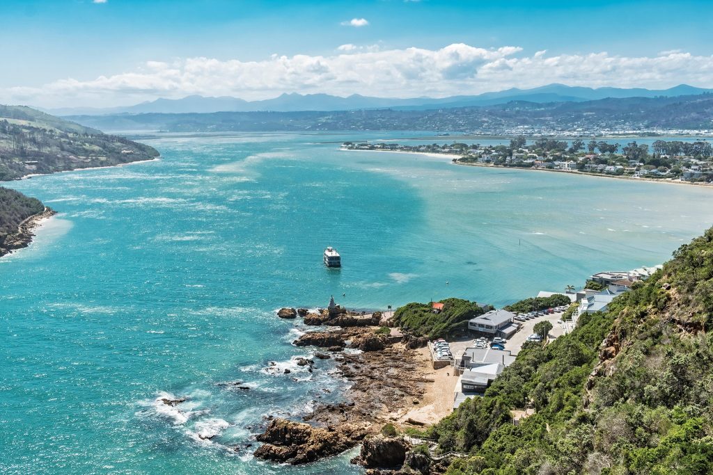 Amazing South Africa Journeys: 9 Nights Blue Train & Guided Garden Route 12 515817016 2497557447263939 5390067299845487678 n Louise and Scott at Hays Travel