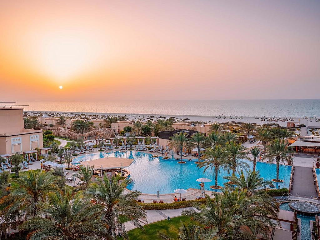 5* Saadiyat Island this September from £1329pp with FREE Half Board Upgrade 7 519489041 610434685427491 2536753304606375407 n Louise and Scott at Hays Travel