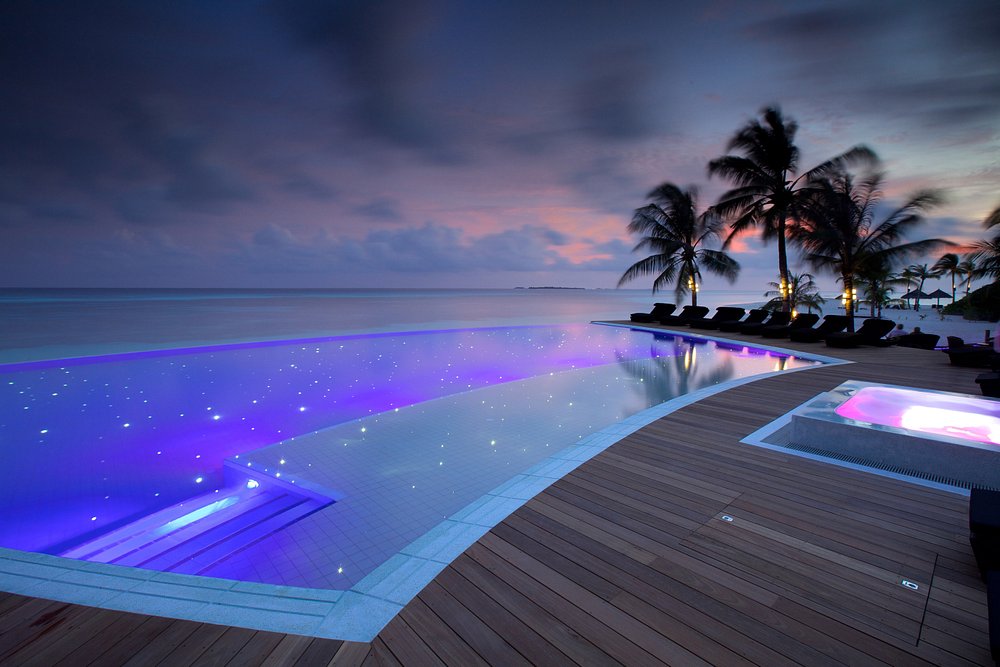 sangu resort pool 2 Louise and Scott at Hays Travel