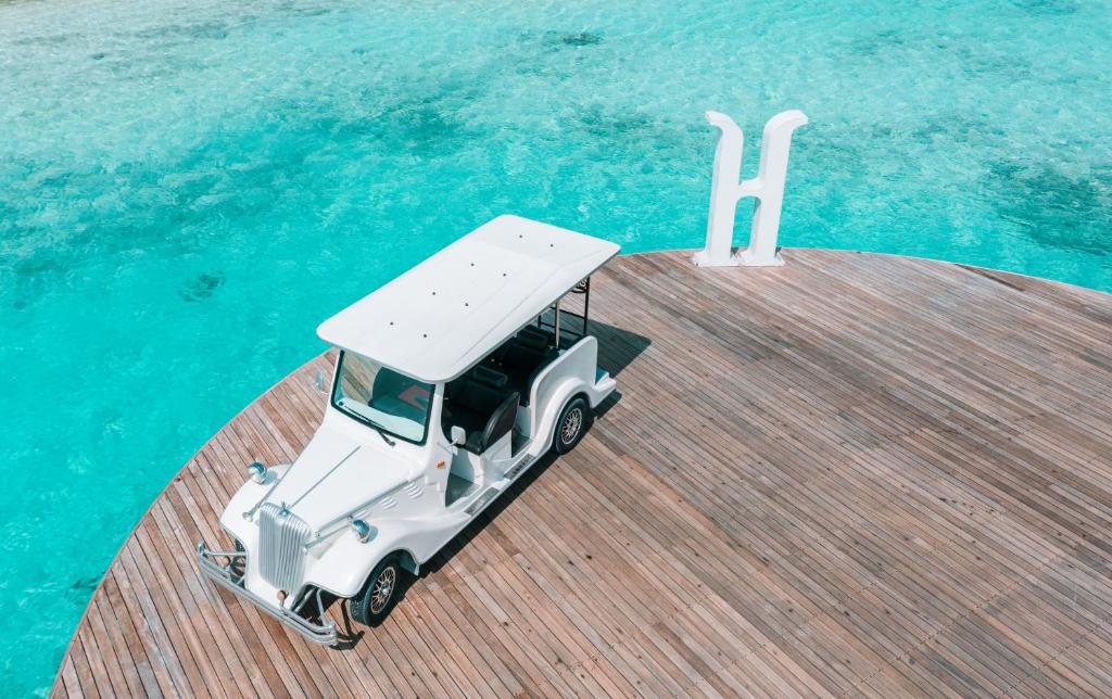 Amazing 40% off Heritance Aarah Maldives Holiday from £5199pp 8 528578505 1148563940638519 4428029032838100665 n Louise and Scott at Hays Travel
