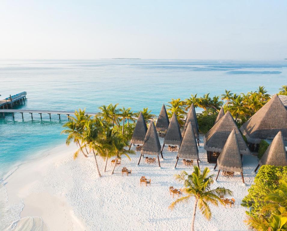 Amazing 40% off Heritance Aarah Maldives Holiday from £5199pp 12 528629408 1148563633971883 6699871646339390093 n Louise and Scott at Hays Travel