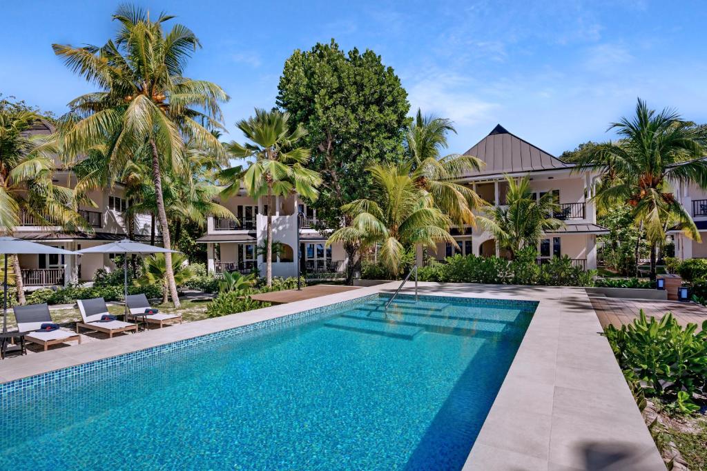 Save 30% on this Seychelles Two Island Combination! 5 534897422 1162453329249580 5321023615747293739 n Louise and Scott at Hays Travel