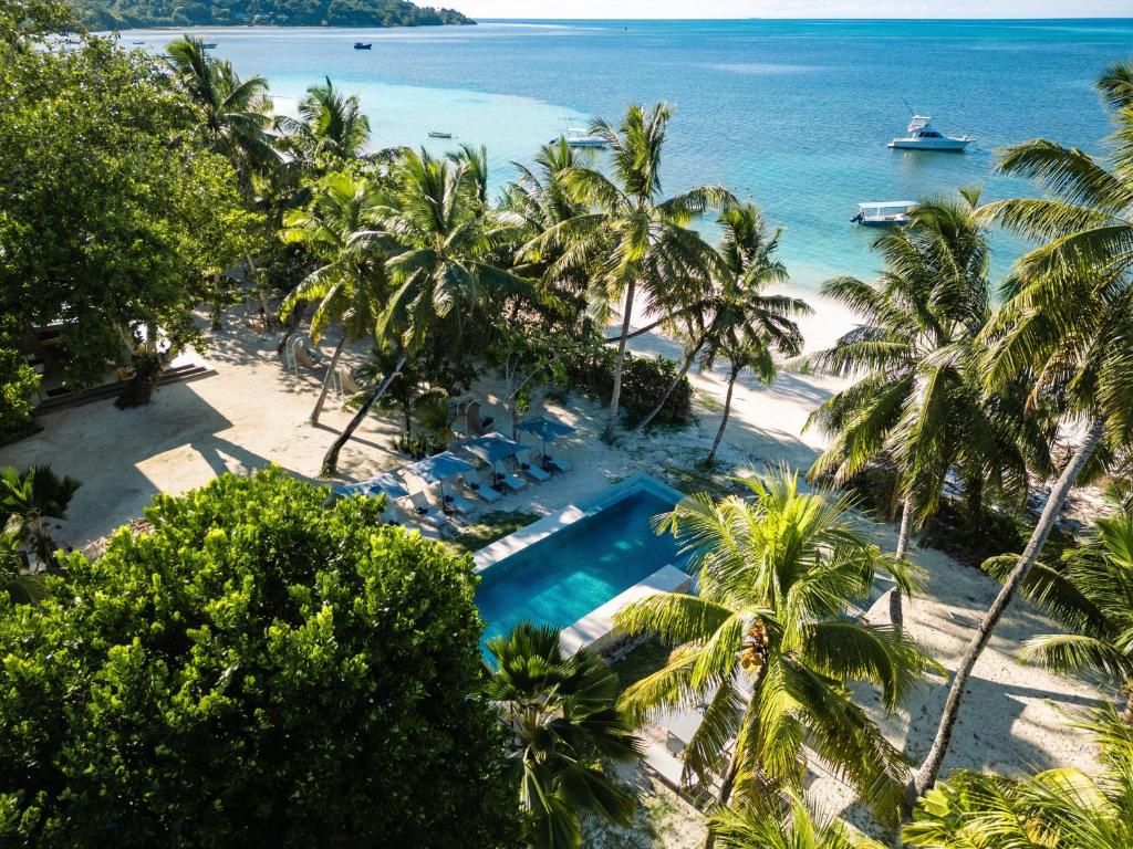 Save 30% on this Seychelles Two Island Combination! 8 536130945 1162453352582911 1247945213146831910 n Louise and Scott at Hays Travel
