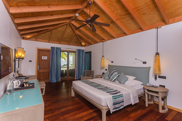 Beach Villa 5 600x400 1 Louise and Scott at Hays Travel