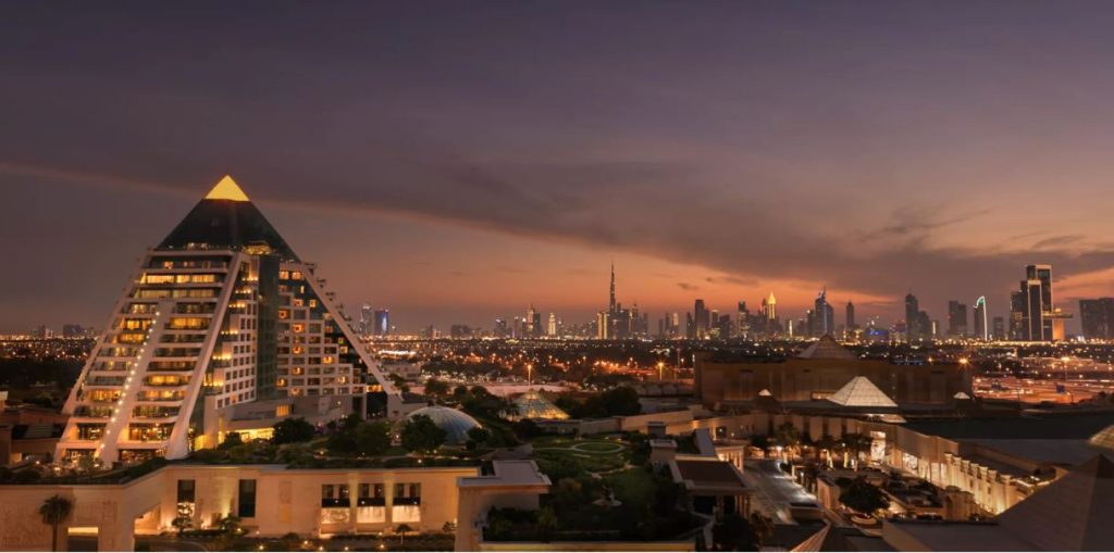 The Ultimate Luxury Twin Centre Holiday: Maldives & Dubai from £3149pp 7 Capture11 2 Louise and Scott at Hays Travel