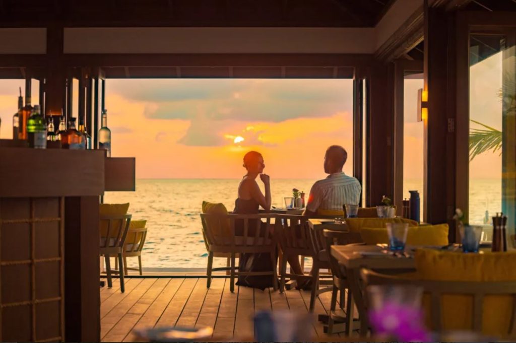 Capture29 Louise and Scott at Hays Travel