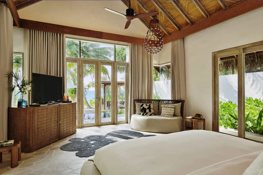 The Ultimate Luxury Twin Centre Holiday: Maldives & Dubai from £3149pp 12 Capture4 2 Louise and Scott at Hays Travel