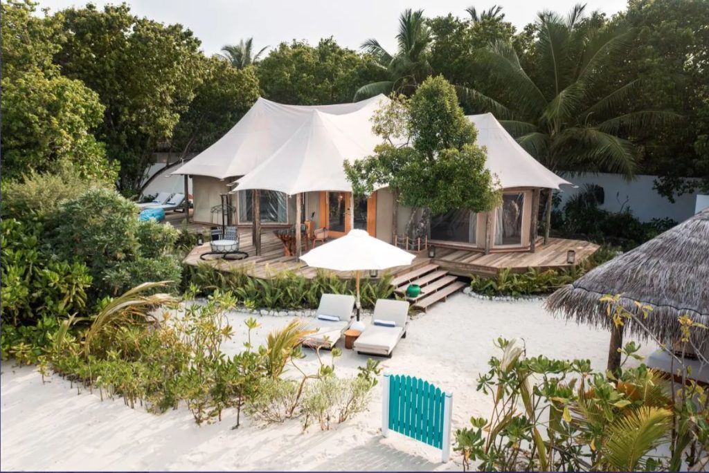 The Ultimate Luxury Twin Centre Holiday: Maldives & Dubai from £3149pp 10 Capture8 2 Louise and Scott at Hays Travel