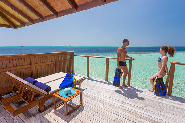 Jacuzzi Water Villa 3 600x400 1 Louise and Scott at Hays Travel