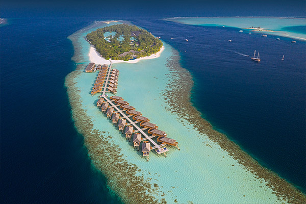 Vilamendhoo Aerial 4 600x400 1 Louise and Scott at Hays Travel
