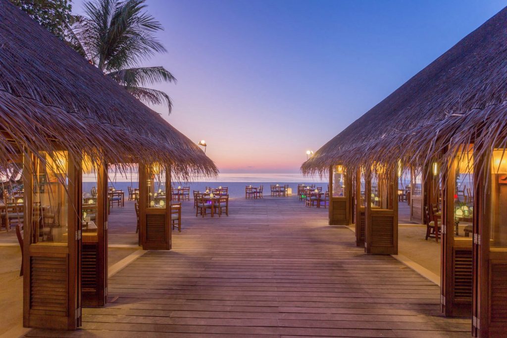 maalan buffet restaurant Louise and Scott at Hays Travel
