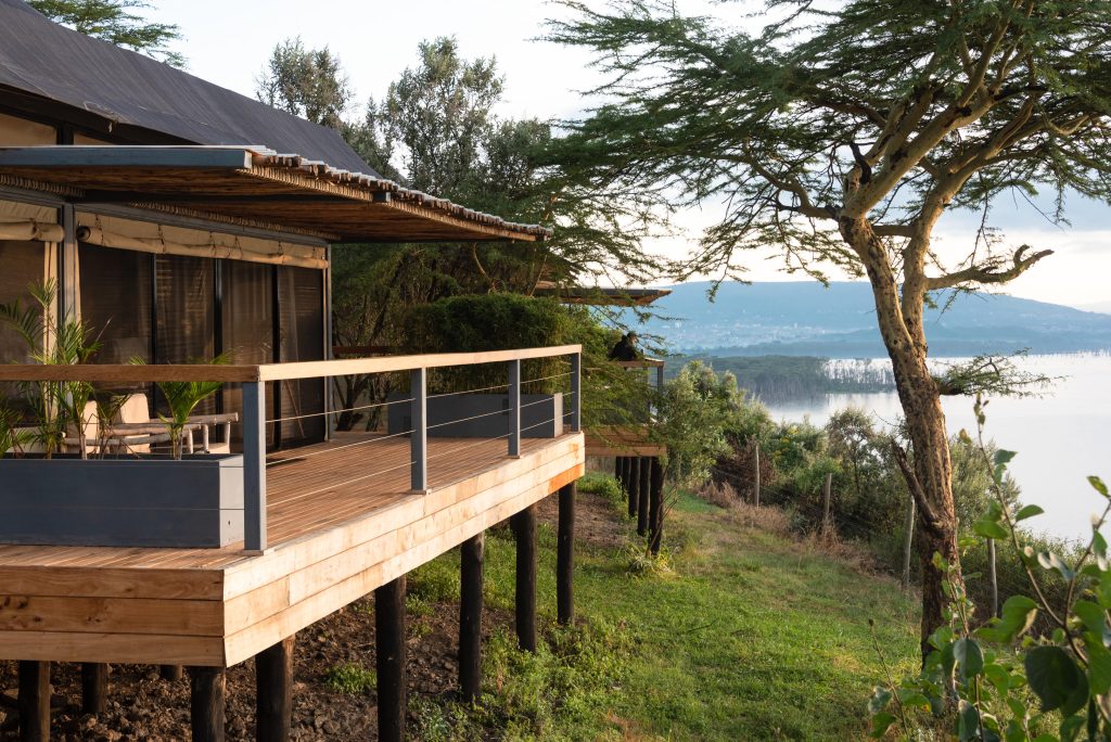 42c8174b72acc47053b4259c93d62df2 Louise and Scott at Hays Travel